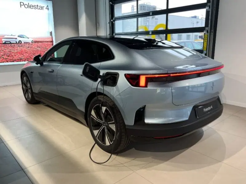 Polestar Polestar 4 nuova a Modena (3)