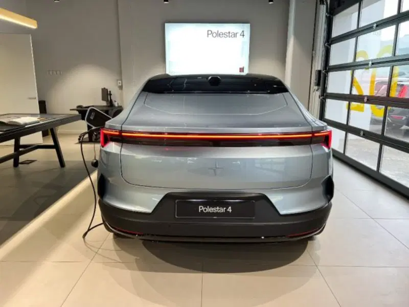 Polestar Polestar 4 nuova a Modena (4)