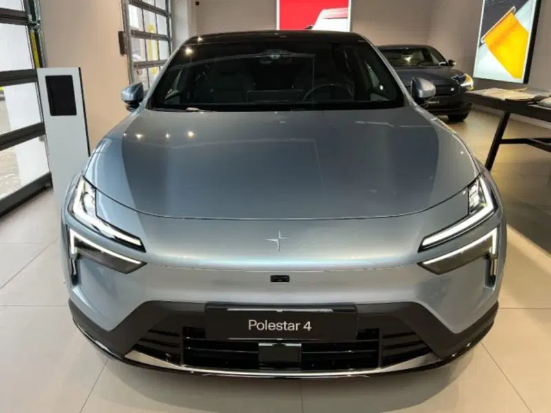 Polestar Polestar 4 nuova a Modena (6)