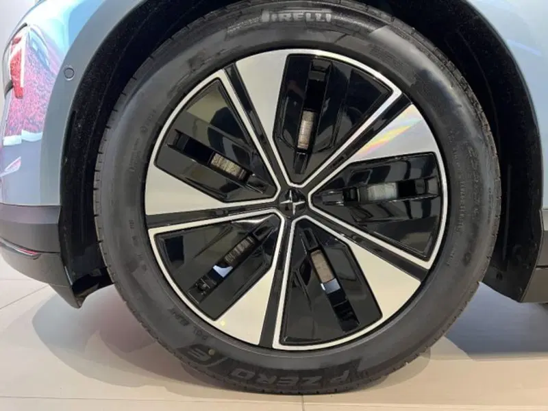 Polestar Polestar 4 nuova a Modena (7)