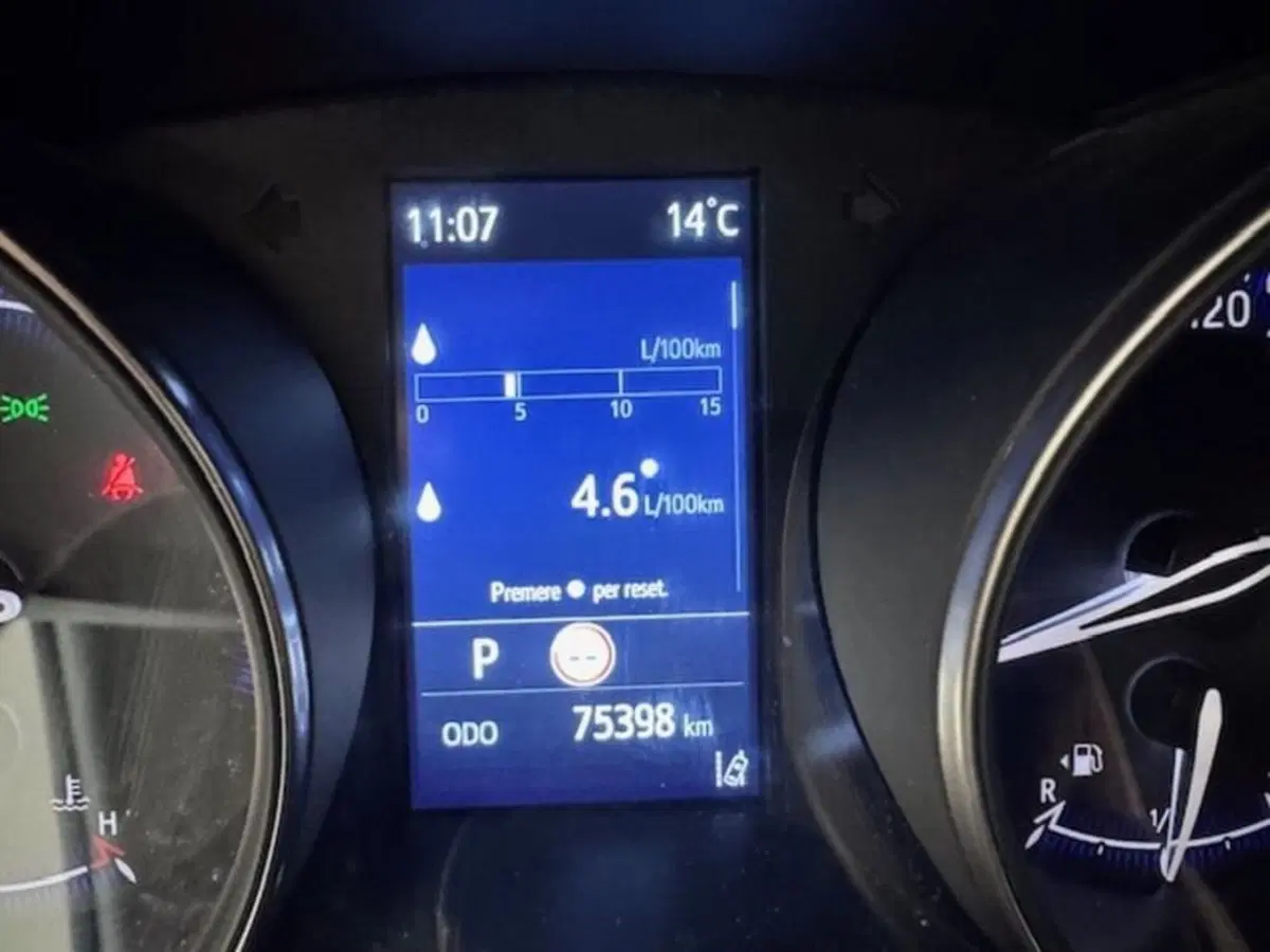 Toyota Toyota C-HR usata a Prato (12)