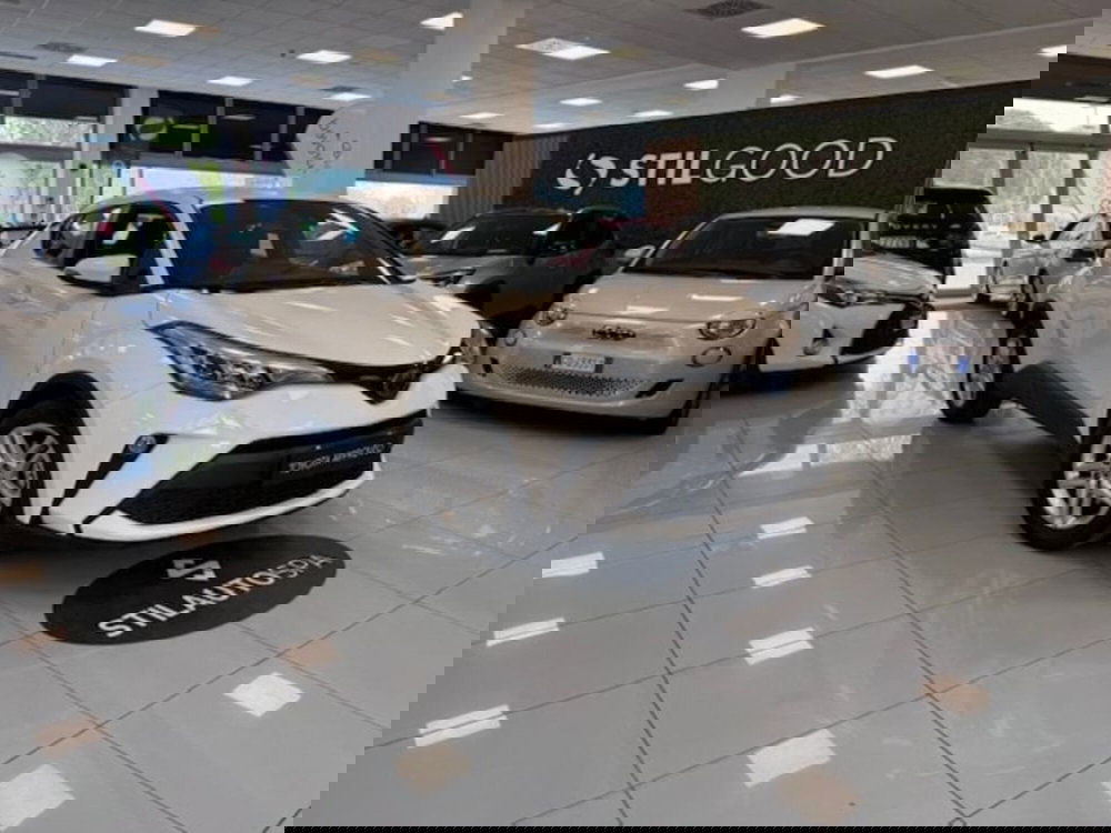 Toyota Toyota C-HR usata a Prato (3)