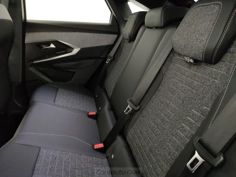 Peugeot 3008 nuova a Caserta (16)