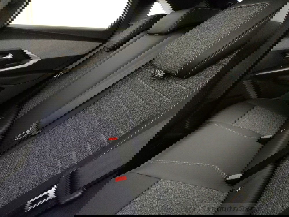 Peugeot 3008 nuova a Caserta (16)