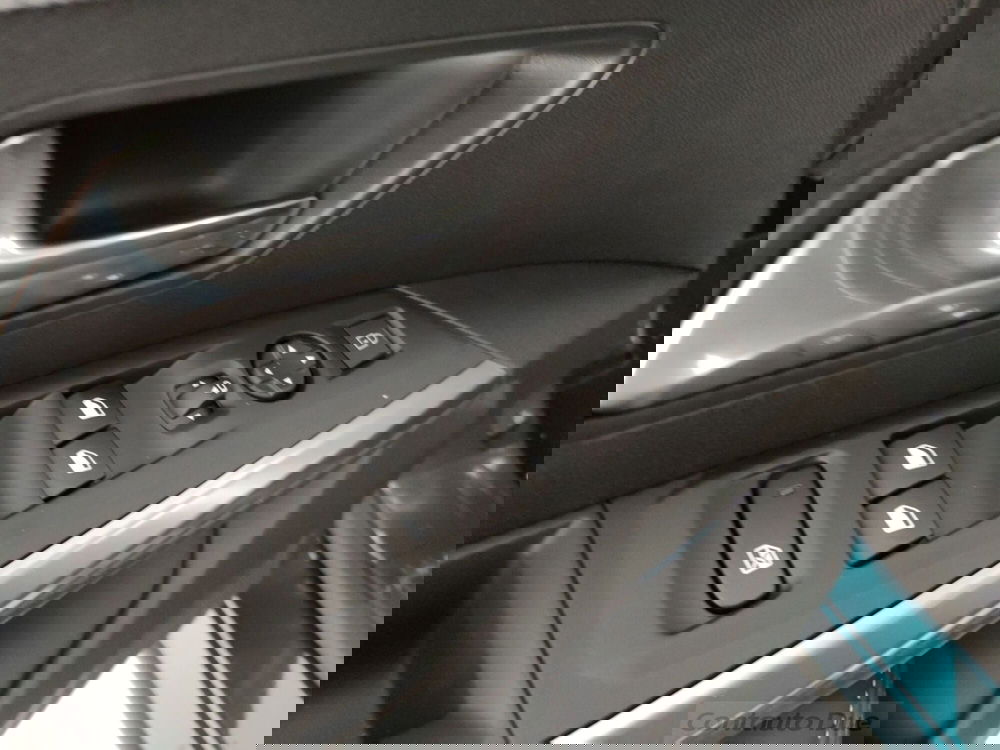 Peugeot 3008 nuova a Caserta (17)