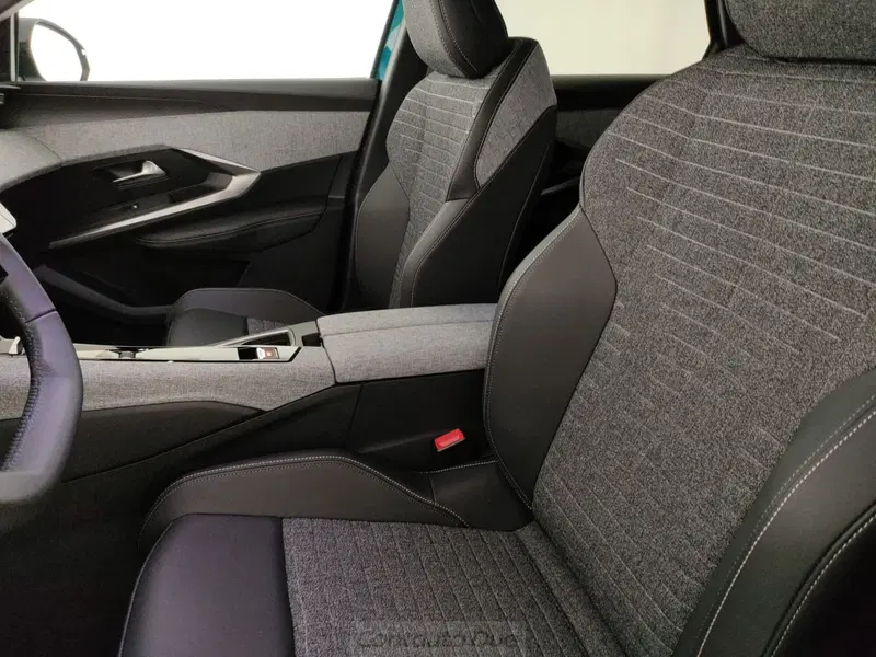 Peugeot 3008 nuova a Caserta (19)