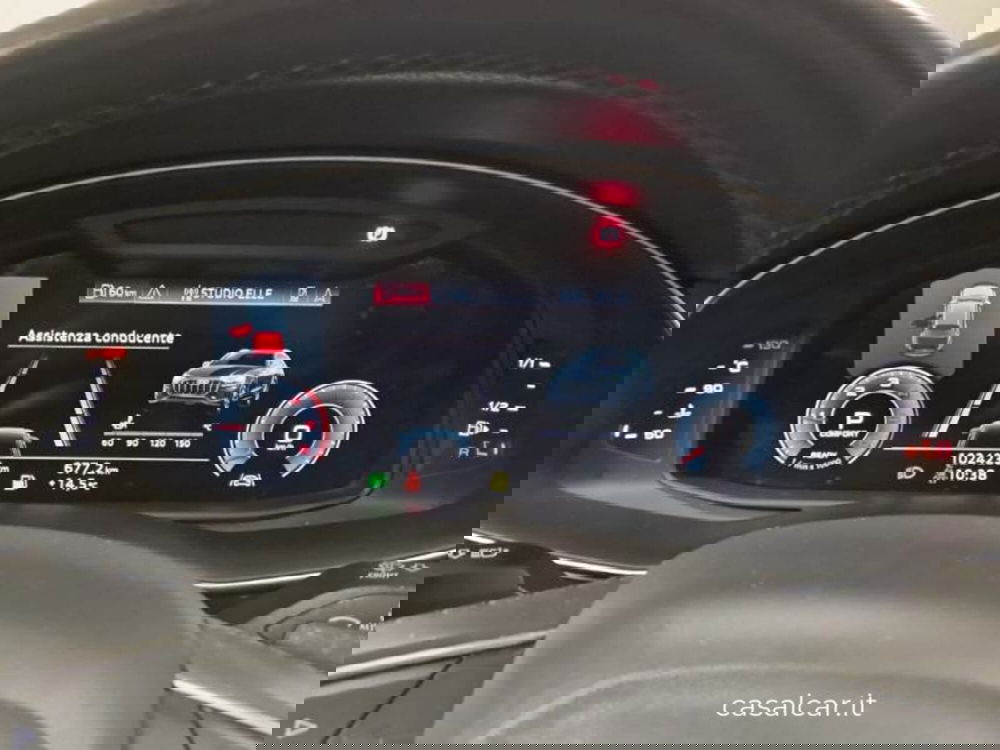 Audi Q8 usata a Salerno (10)