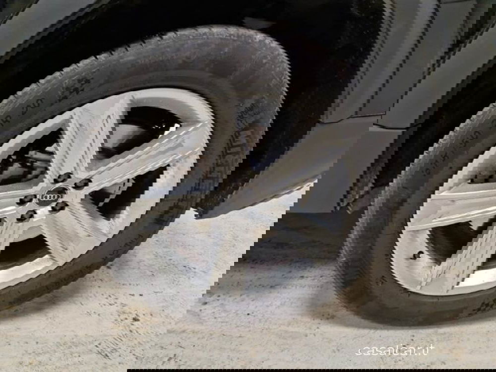 Audi Q8 usata a Salerno (19)