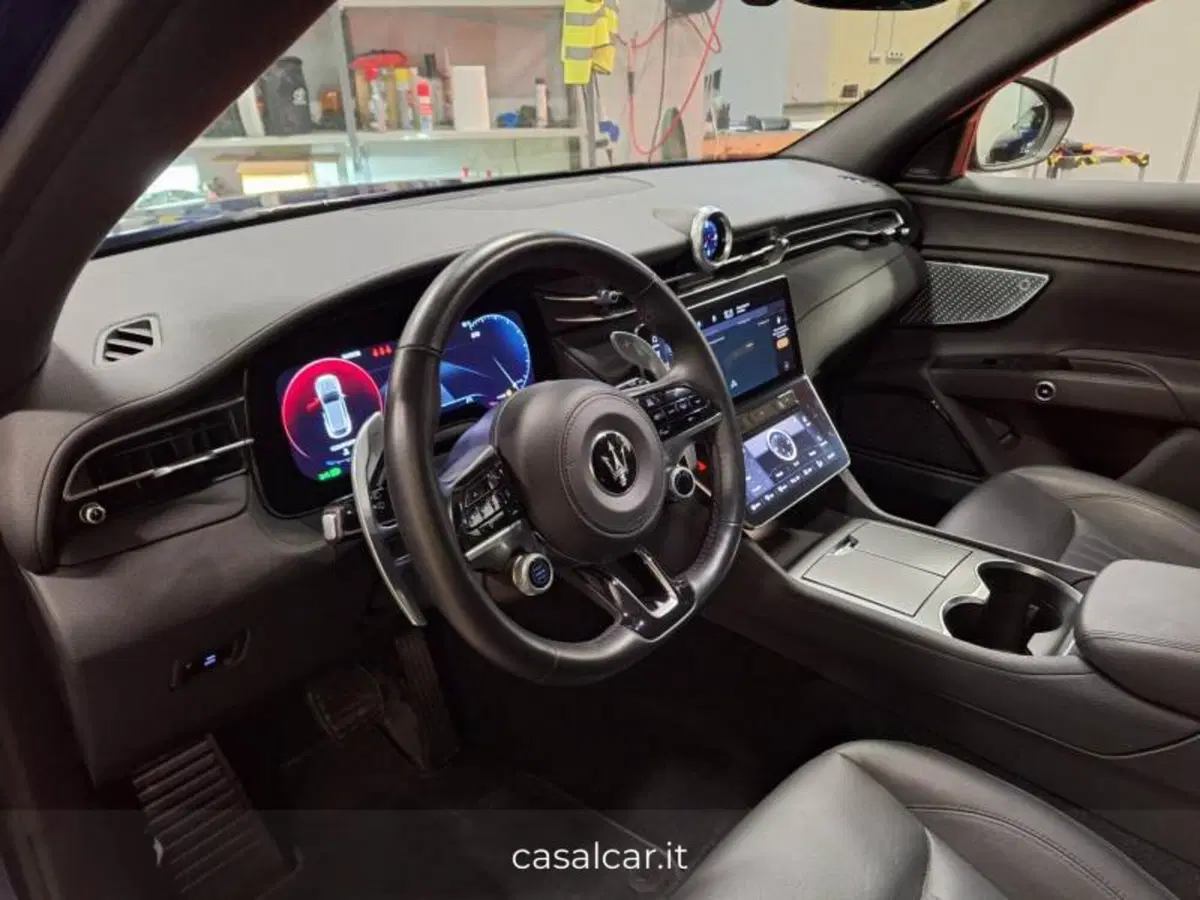Maserati Grecale usata a Salerno (9)