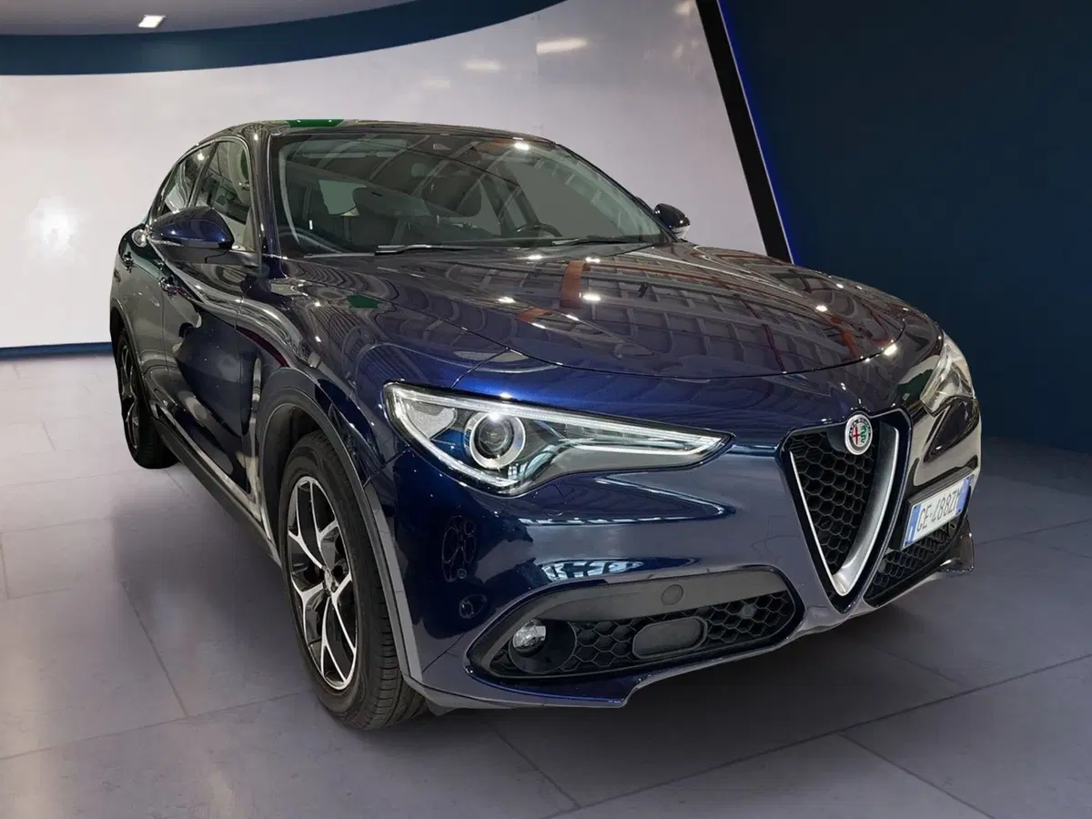 Alfa Romeo Stelvio usata a Torino (2)