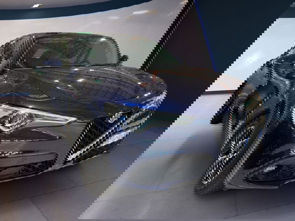 Alfa Romeo Stelvio usata a Torino (2)