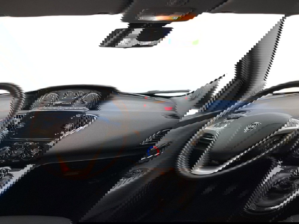 Lancia Ypsilon usata a Torino (10)