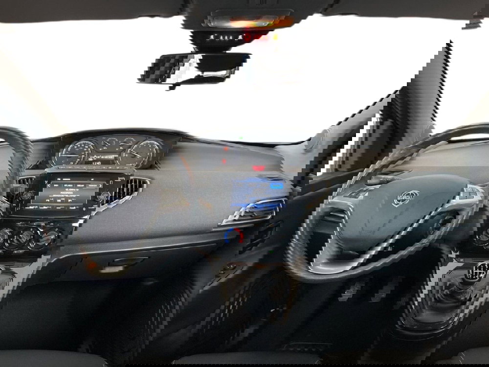 Lancia Ypsilon usata a Torino (10)