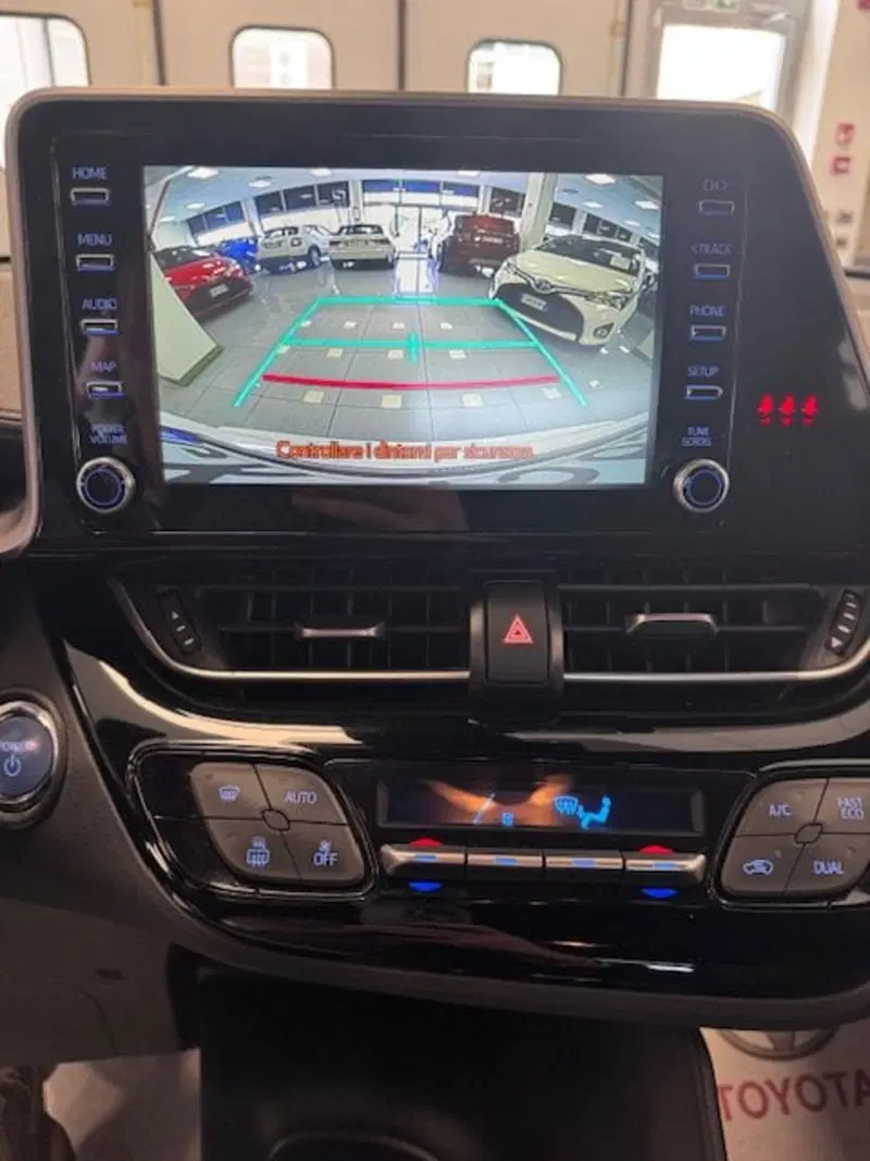 Toyota Toyota C-HR usata a Prato (11)