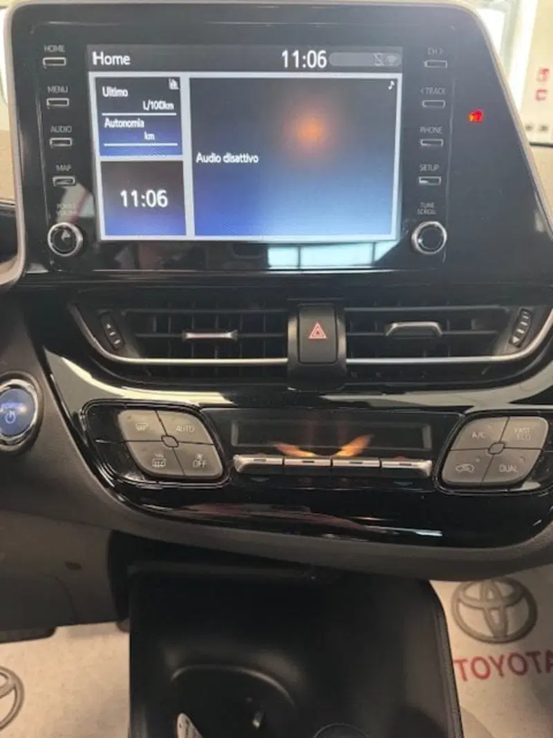 Toyota Toyota C-HR usata a Prato (13)