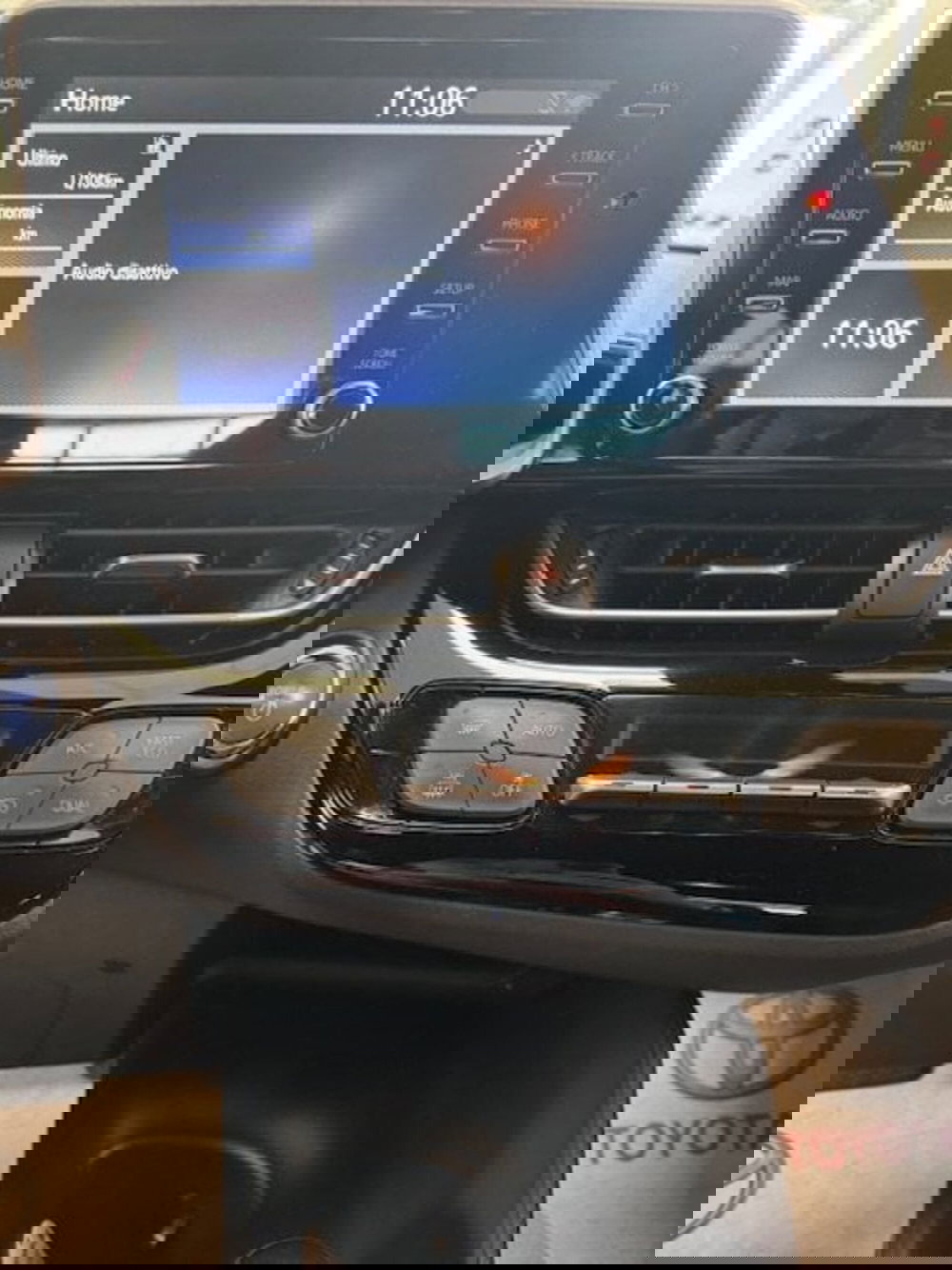 Toyota Toyota C-HR usata a Prato (13)