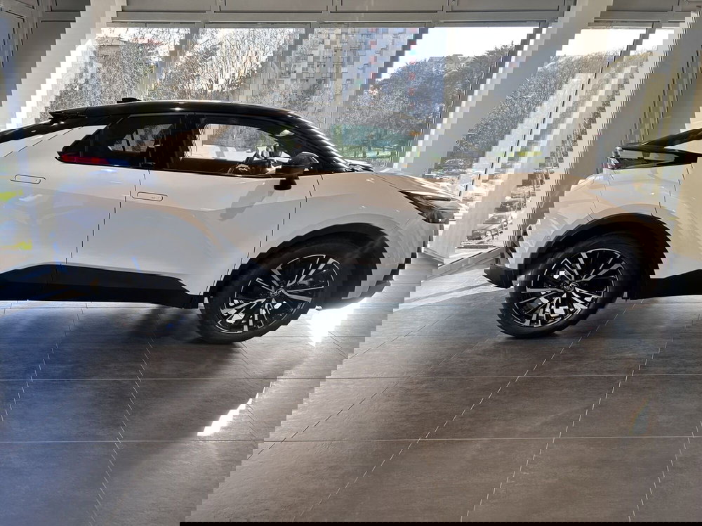 Toyota Toyota C-HR nuova a Milano (3)