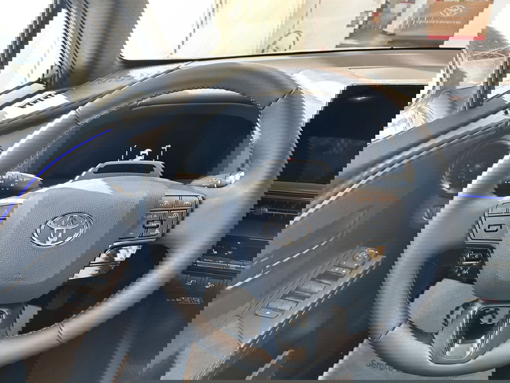 Toyota Toyota C-HR nuova a Milano (8)