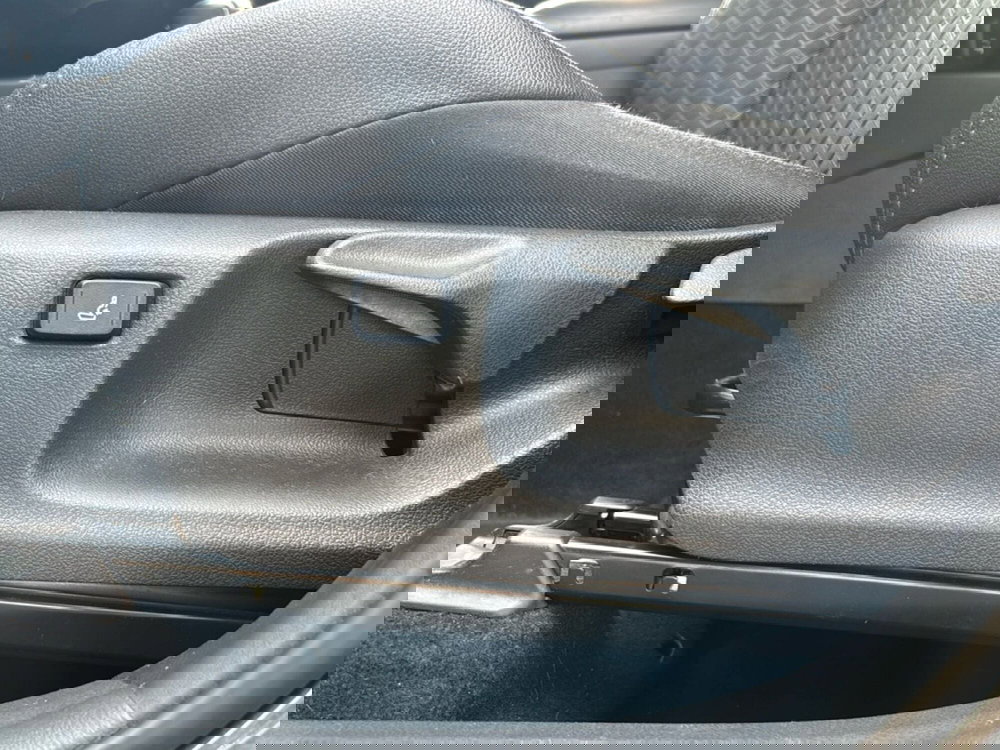 Toyota Toyota C-HR usata a Bologna (11)