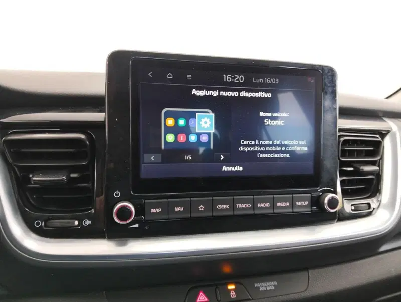 Kia Stonic usata a Como (13)