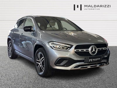 Mercedes-Benz GLA SUV 220 d AMG Line Premium Plus 4matic auto del 2020 usata a Bari