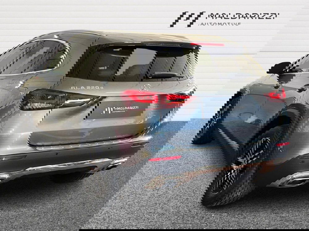 Mercedes-Benz GLA SUV usata a Bari (4)