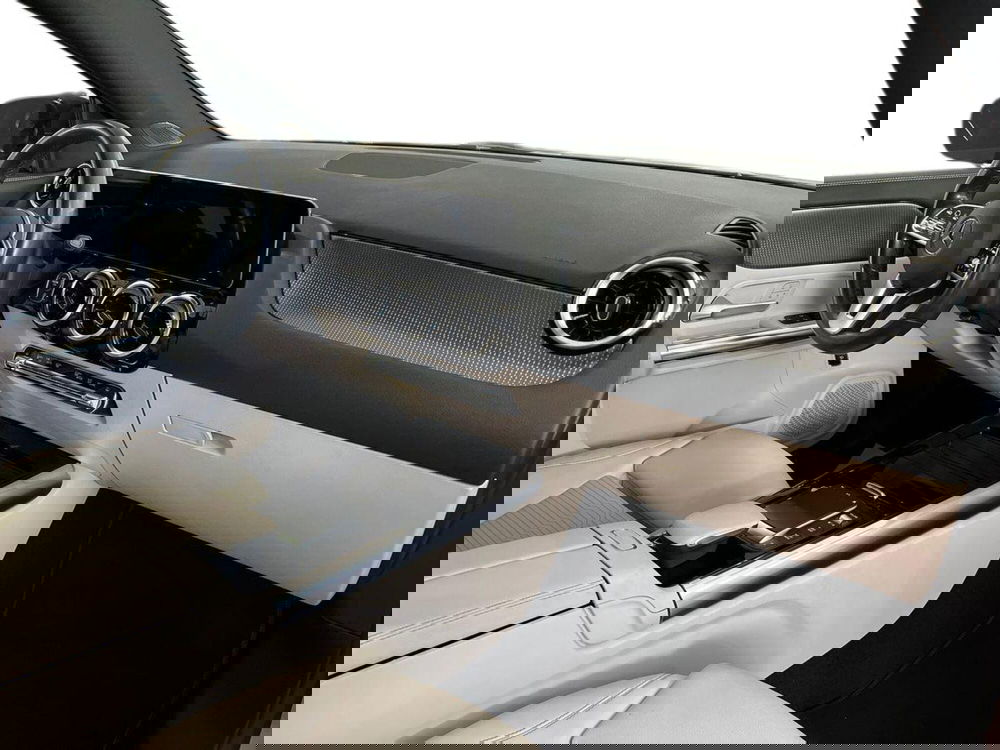 Mercedes-Benz GLA SUV usata a Bari (9)