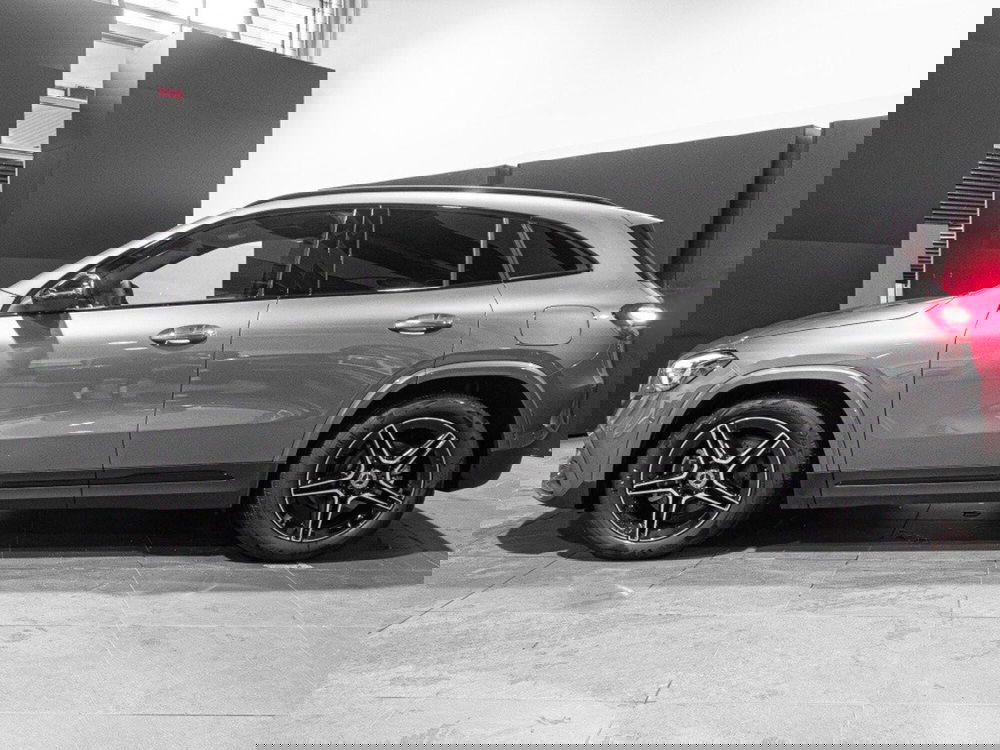 Mercedes-Benz GLA SUV nuova a Ancona (2)