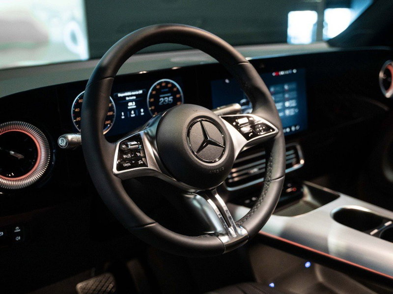 Mercedes-Benz GLB EQ nuova a Ancona (13)