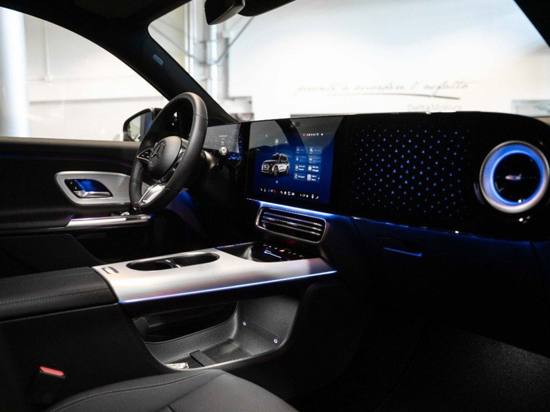 Mercedes-Benz GLB EQ nuova a Ancona (14)