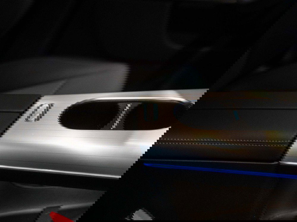 Mercedes-Benz GLB nuova a Ancona (15)