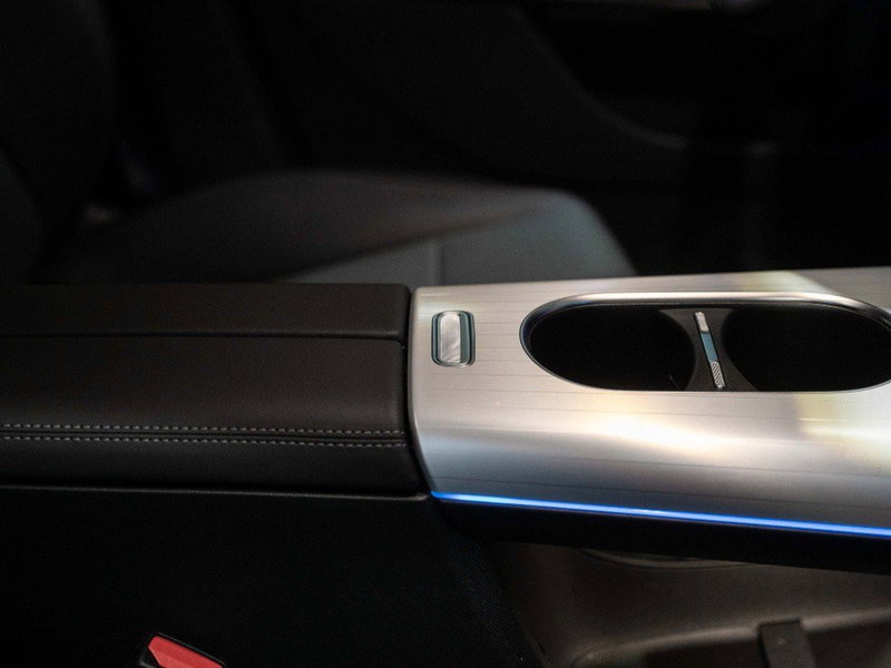 Mercedes-Benz GLB EQ nuova a Ancona (15)