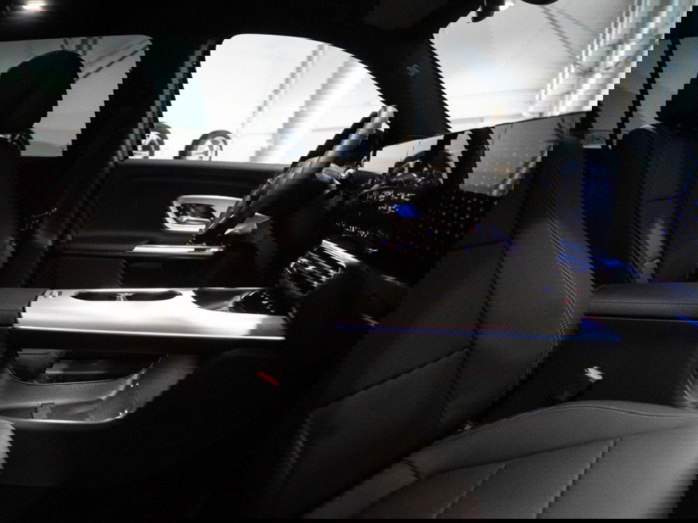 Mercedes-Benz GLB nuova a Ancona (16)