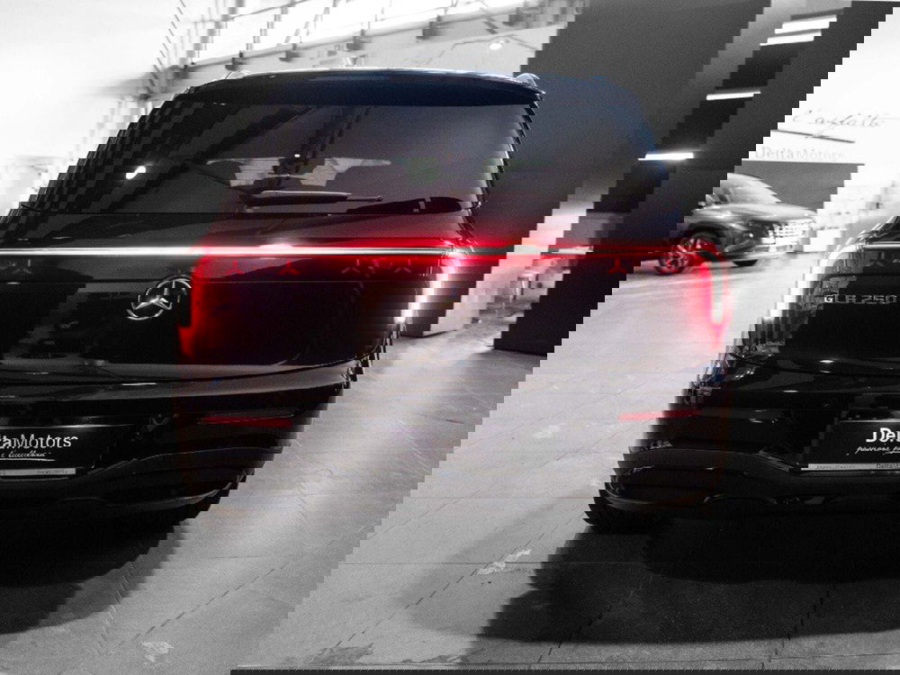 Mercedes-Benz GLB nuova a Ancona (3)