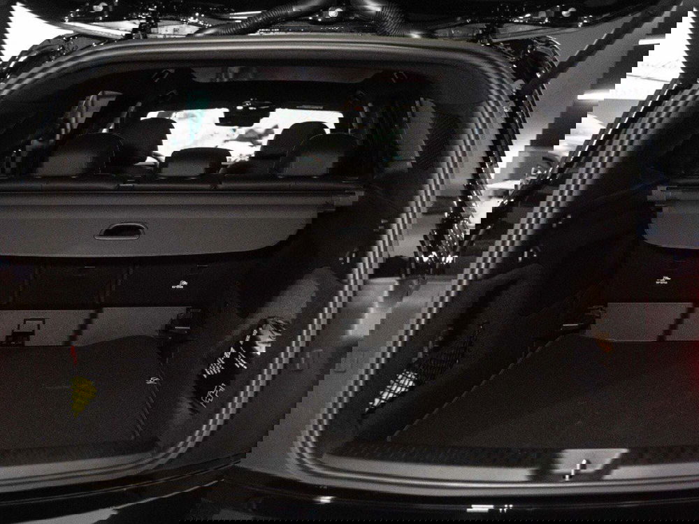 Mercedes-Benz GLB nuova a Ancona (9)