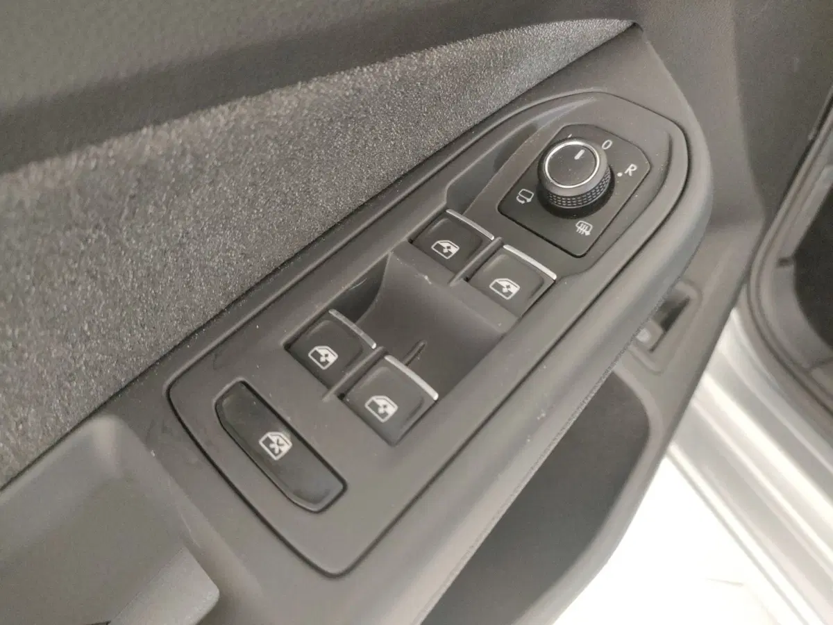 Volkswagen Golf usata a Napoli (11)