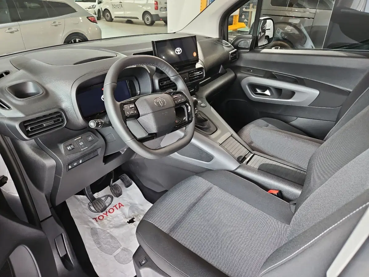Toyota Proace City Verso nuova a Vicenza (8)