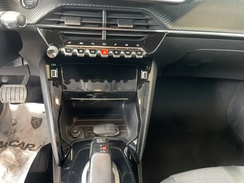 Peugeot 208 usata a Foggia (16)