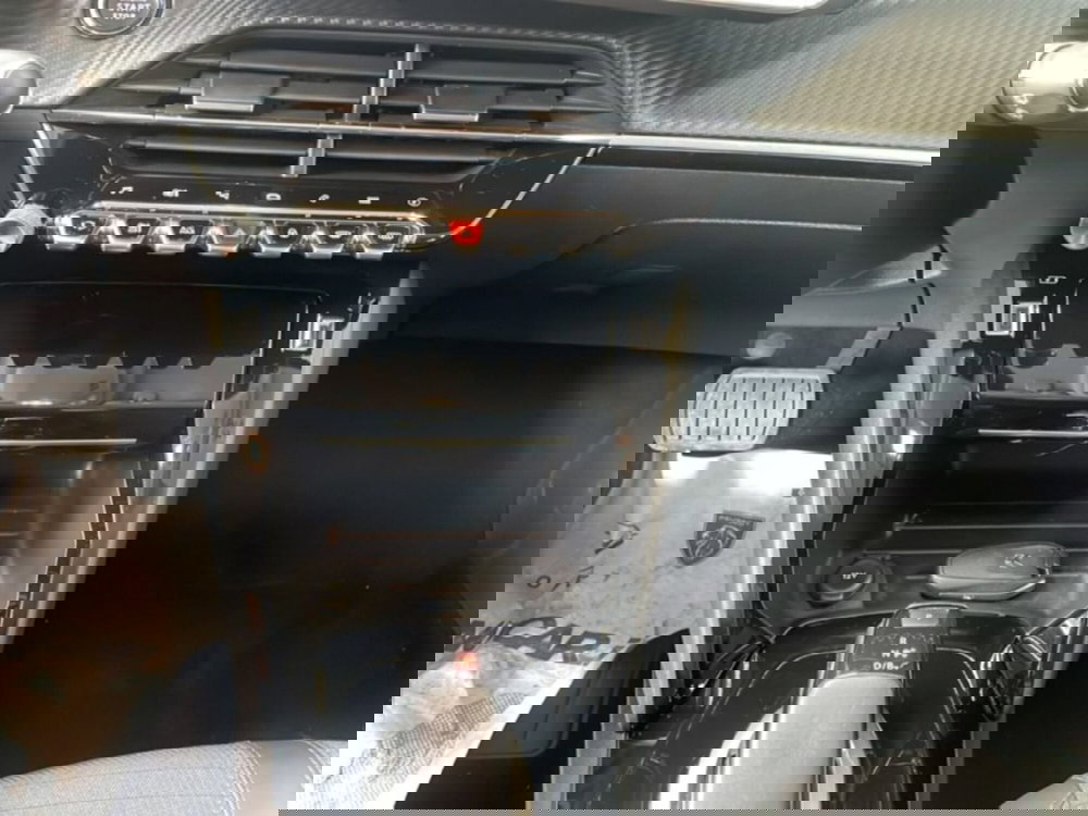 Peugeot 208 usata a Foggia (16)