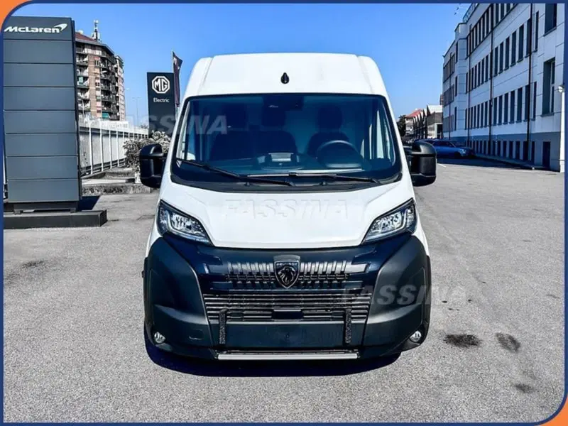 Peugeot Boxer nuova a Milano (2)