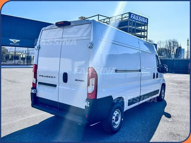 Peugeot Boxer nuova a Milano (6)