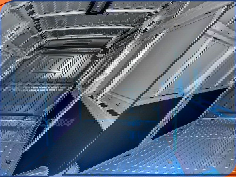 Peugeot Boxer nuova a Milano (8)