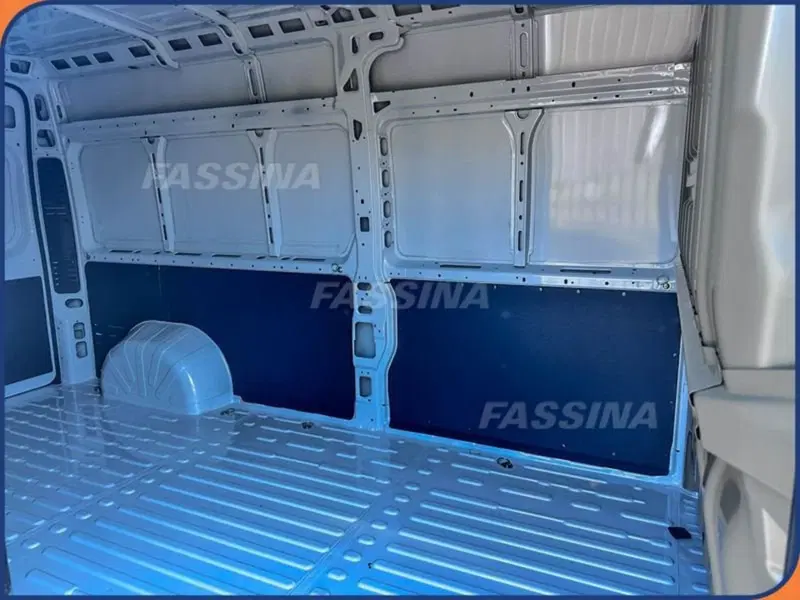 Peugeot Boxer nuova a Milano (9)
