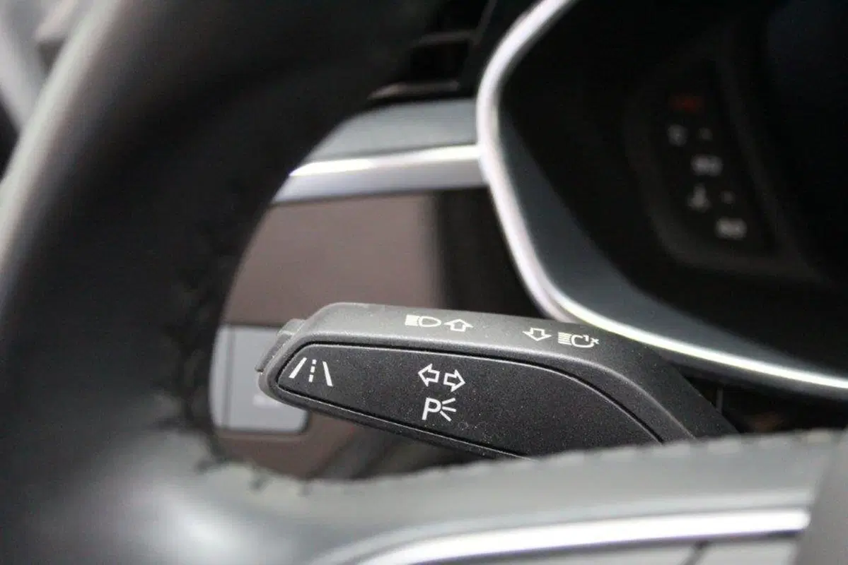 Audi Q3 usata a Bari (18)