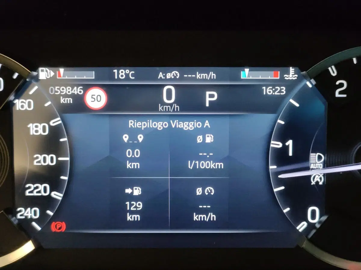 Land Rover Defender usata a Lecco (10)