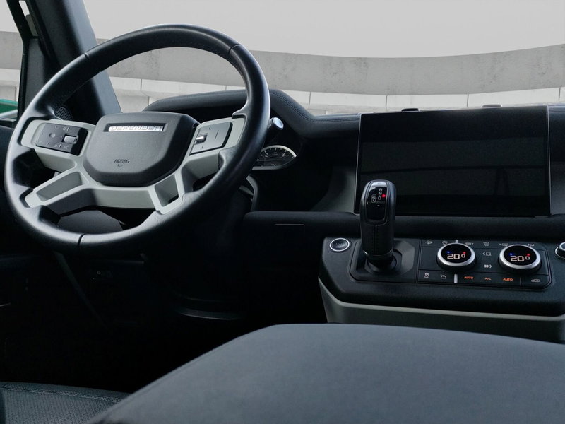 Land Rover Defender usata a Lecco (11)