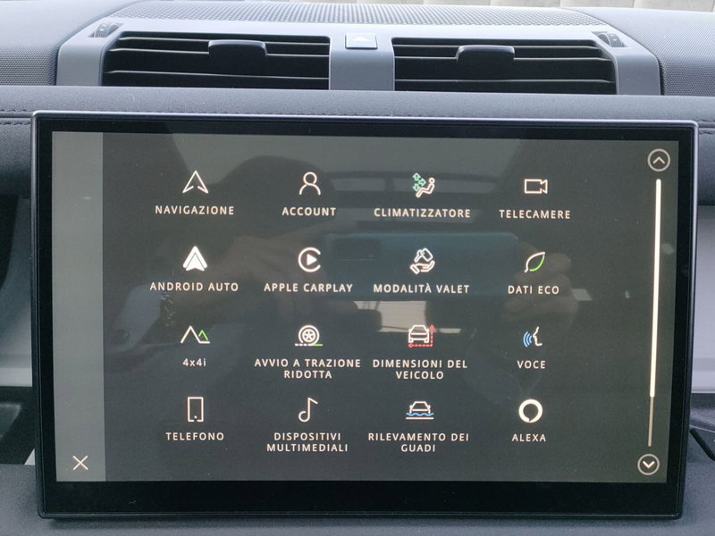 Land Rover Defender usata a Lecco (14)