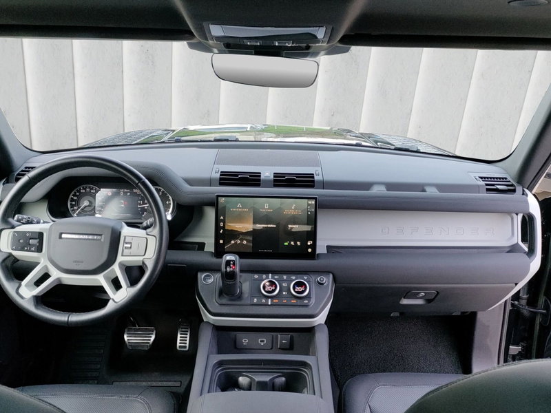 Land Rover Defender usata a Lecco (4)