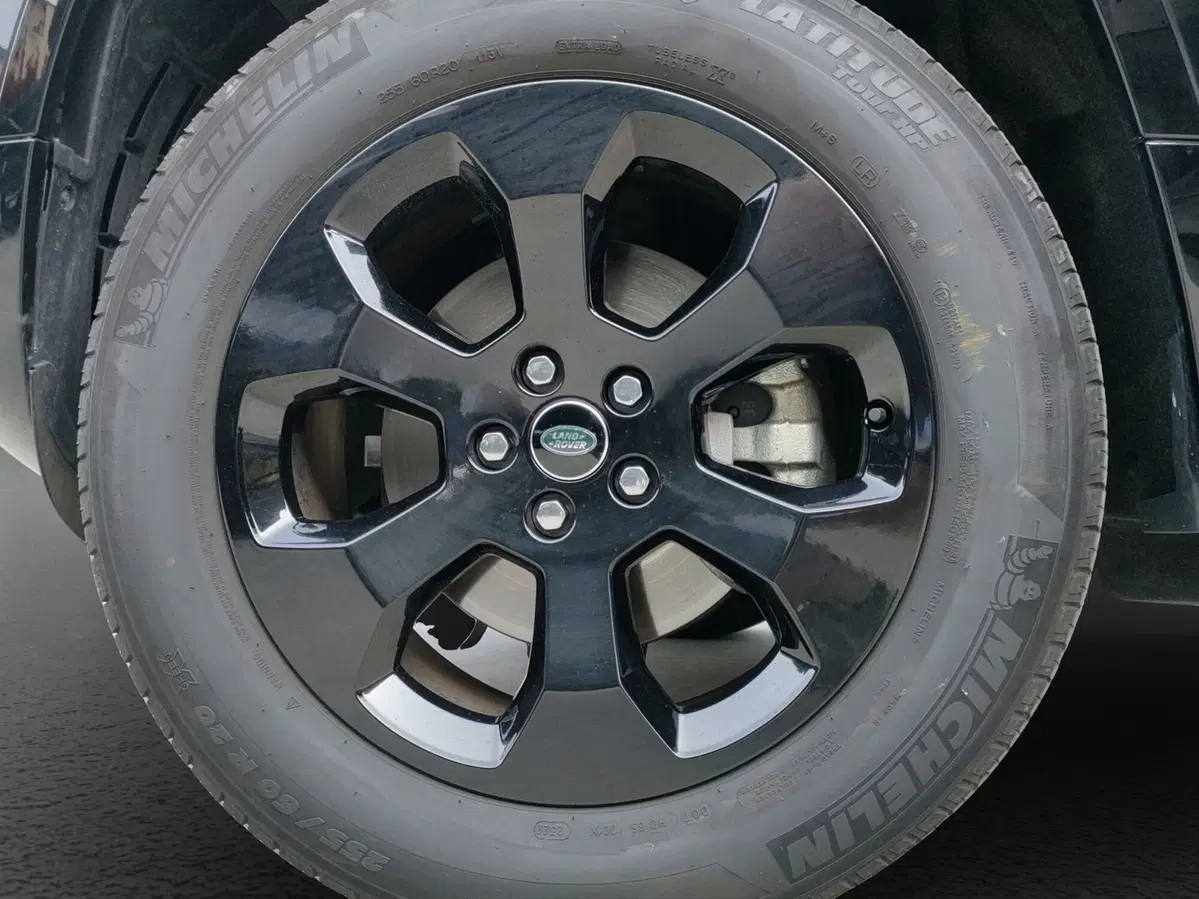 Land Rover Defender usata a Lecco (9)