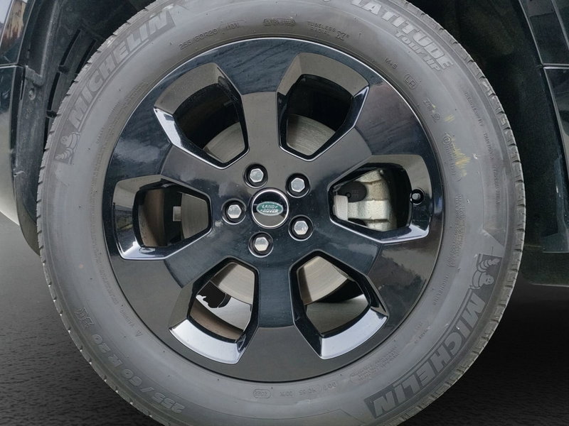 Land Rover Defender usata a Lecco (9)